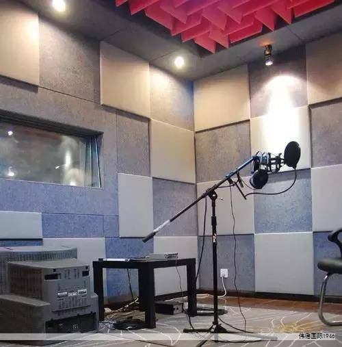 超声波均质机通过在液体中产生强烈空化效应，实现对物质的均化、乳化、分散、裂解、提取等多种处理。由于空化现象同样可用于清洗，超声波清洗机在清洁领域也广泛应用。因此，该类设备不仅具备均质功能，还在实验室、教育机构等场景得到广泛使用。