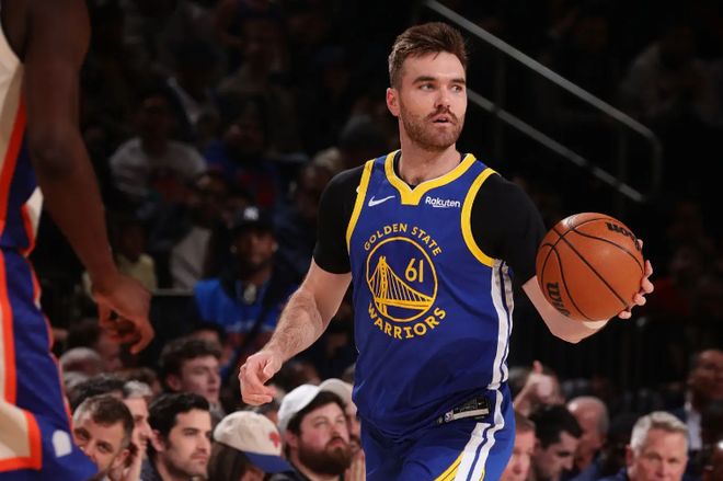 尼克斯半场逆转勇士取三连胜 斯潘塞攻防两端成