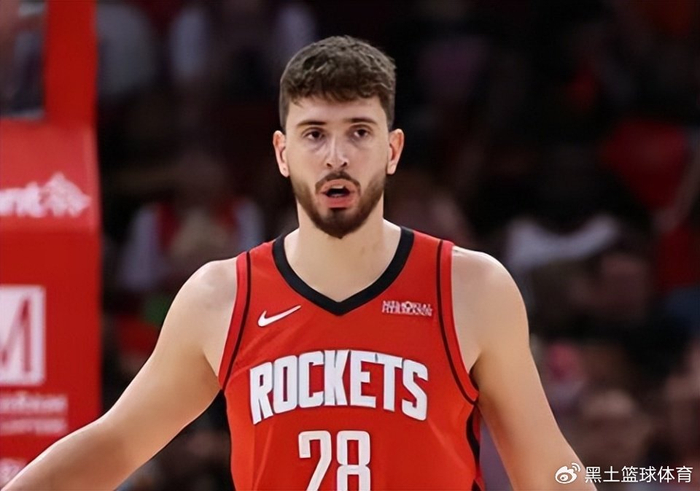 NBA比赛日九场对决：塔图姆32分登顶最佳，申京