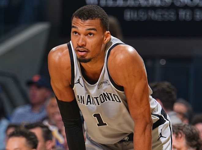 文班亚马爆发率队狂胜勇士 马刺逼近雷霆MVP悬念