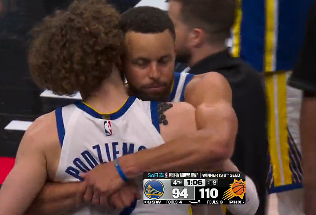 追梦6犯离场勇士防守崩盘库里拥抱全队